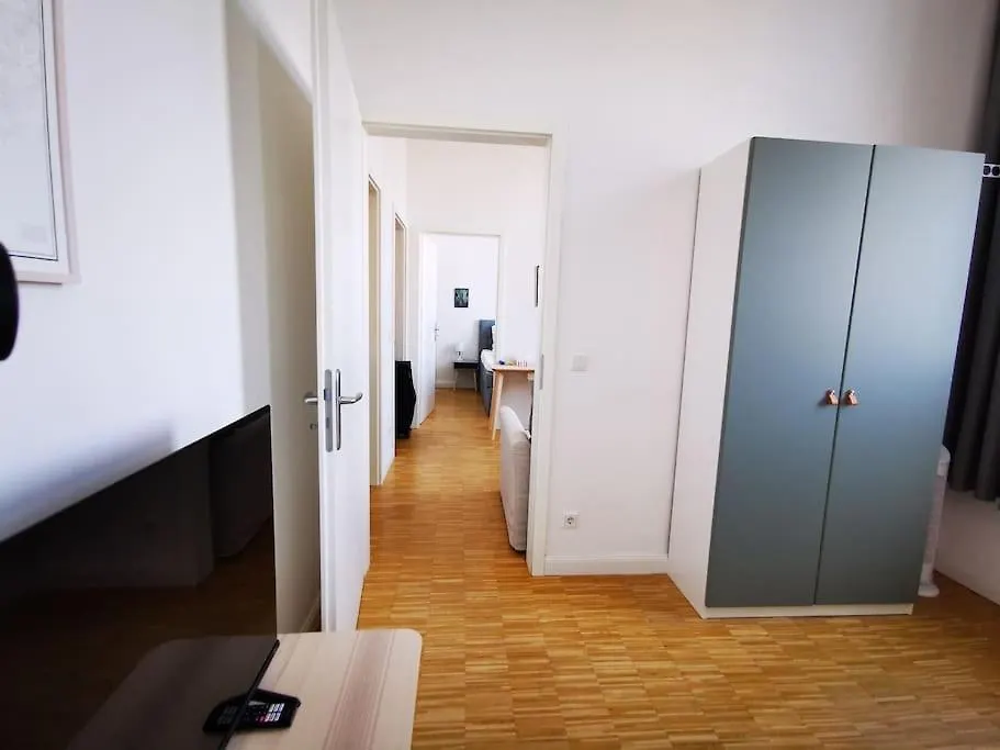 Sc 07 By Rockchair Apartments L Superhost Status L 2,5 Bedrooms Boxspringbeds Balcony Elevator Welcomes You! Berlijn Duitsland