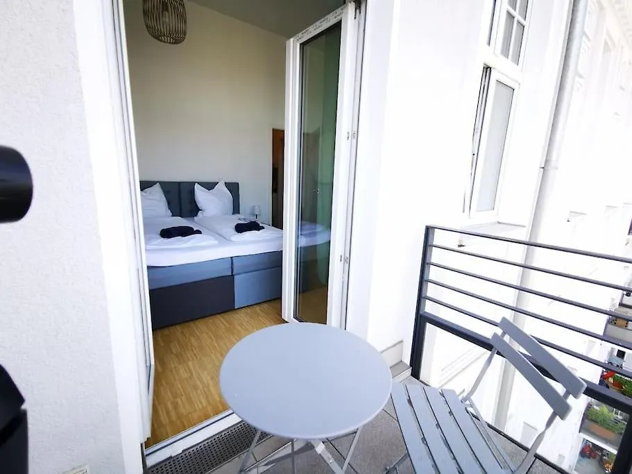 Sc 07 By Rockchair Apartments L Superhost Status L 2,5 Bedrooms Boxspringbeds Balcony Elevator Welcomes You! Berlin