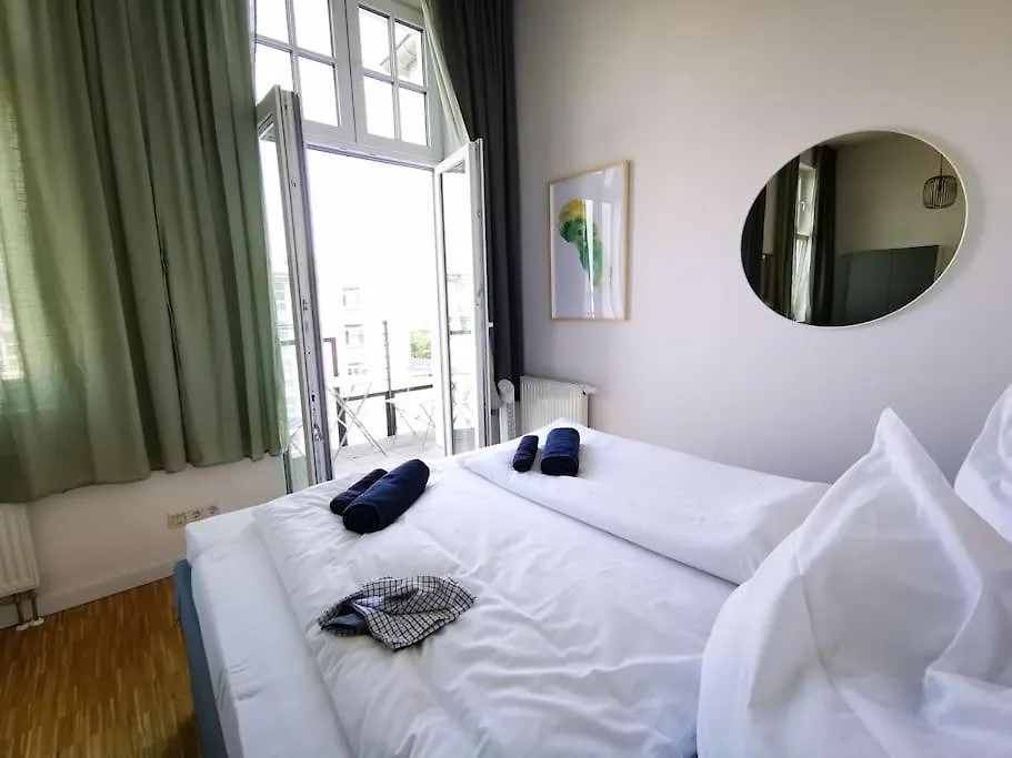 Sc 07 By Rockchair Apartments L Superhost Status L 2,5 Bedrooms Boxspringbeds Balcony Elevator Welcomes You! Berlin