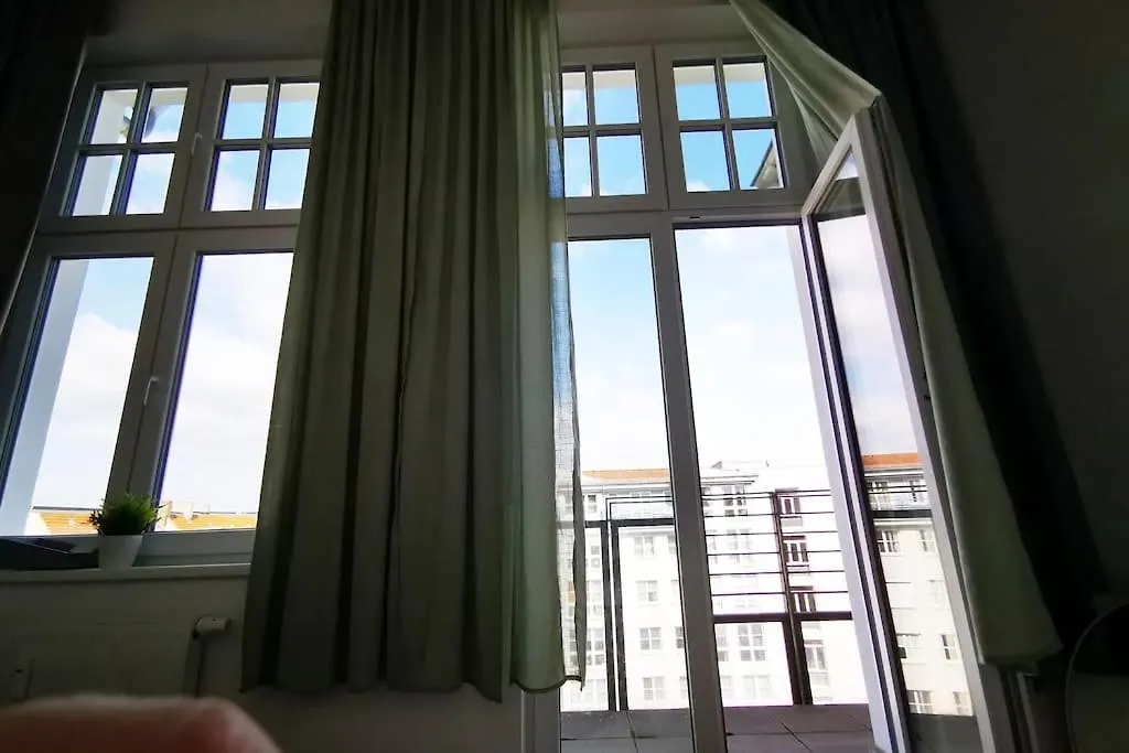 Sc 07 By Rockchair Apartments L Superhost Status L 2,5 Bedrooms Boxspringbeds Balcony Elevator Welcomes You! Berlin