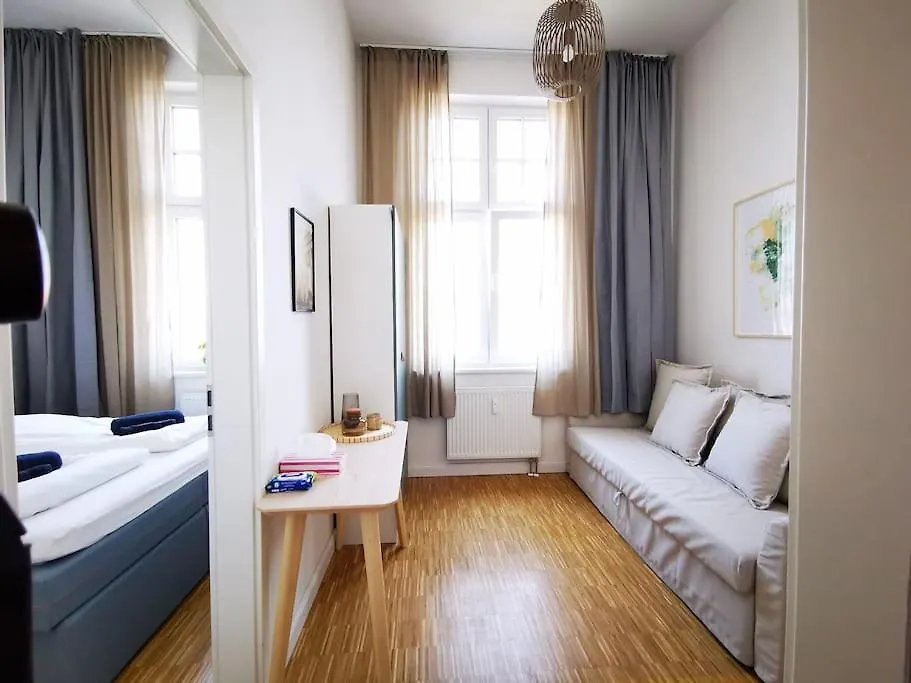 Sc 07 By Rockchair Apartments L Superhost Status L 2,5 Bedrooms Boxspringbeds Balcony Elevator Welcomes You! Berlin 0*,